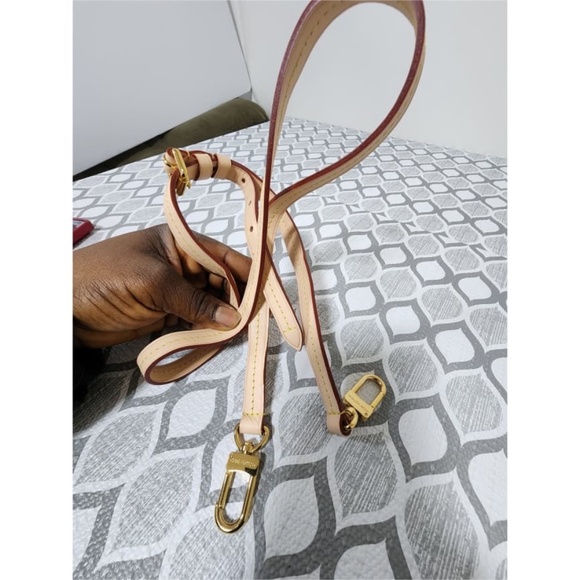 Authentic Louis Vuitton Monogram Canvas Trocadero 27 Bag - Picture 12 of 13